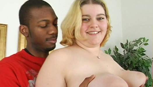 Fat Caucasian chick Drew gets naked and sucks huge black pecker porn pics