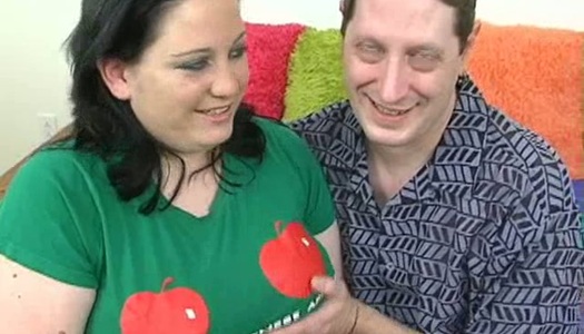 Well stacked Glory Foxxx gives a head to miserable dick porn pics