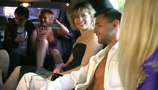 Kinky folks maul each other in a car porn pics