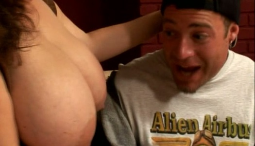 Pawg slut Devyn Devine seduces the guy and gives him a head porn pics