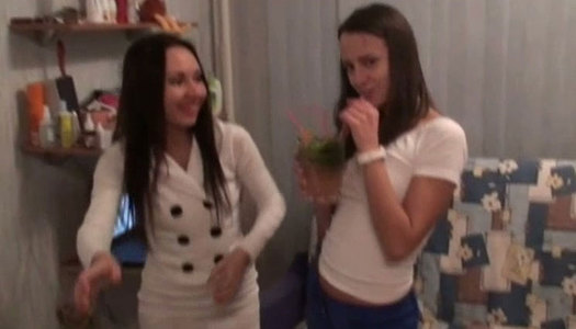 Tipsy nympho Nickel likes being fingerfucked at home for gaining delight porn pics