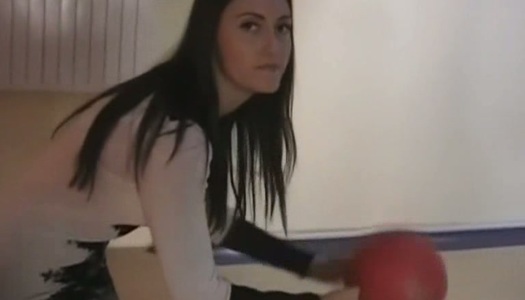 Dark haired hottie Viktoria is concerned with working those pussy splits! porn pics