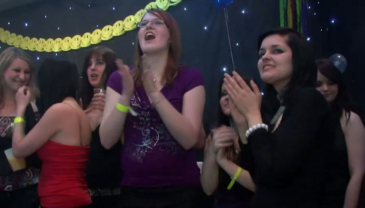 Nasty sluts win a chance to suck delicious lollicocks of strippers in the club porn pics