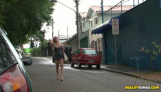 Sexy blondie gives a present to her boyfriend and wanna be fucked in return porn pics