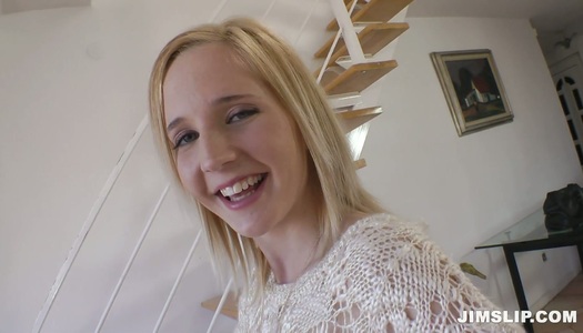 Appetizing Alica wanks on cam and gives ahead porn pics