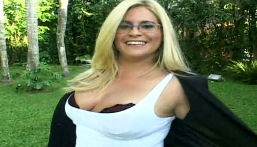 Plump blond head goes to the backyard, where she strips and opens pussy porn pics