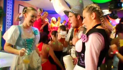Sexy chicks are going wild at he college party porn pics