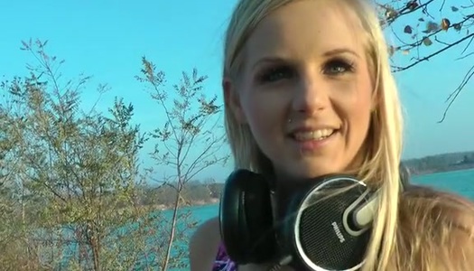 Cute blond babe is sucking dick in the open air porn pics