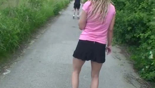 Girl on roller skates knows how to give a good head porn pics