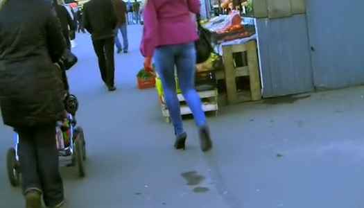 Sexy blonde girl fucks outdoor on cam porn pics