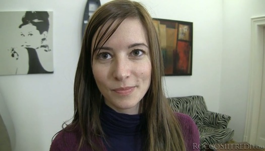 Brownhead amteur girl is getting her pussy fingered porn pics