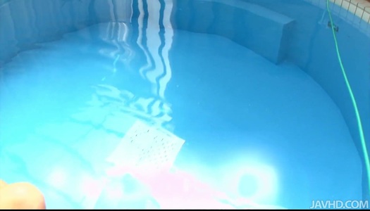 Kinky Erena Kurosawa tries hard to seduce impenetrable man porn pics