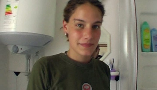 Skanky Elena gives a head in a hot amateur porn video porn pics