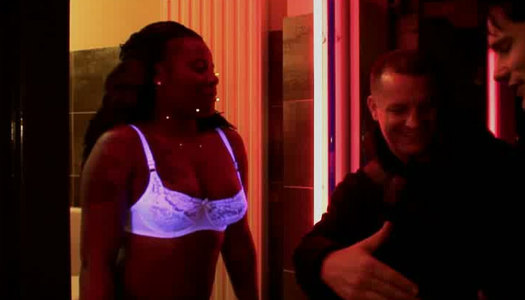 Dark-skinned enchantress with big ass gets paid for sex porn pics