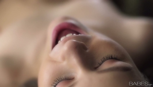 After giving a tender handjob brunette Beata Undine gets her pussy eaten porn pics