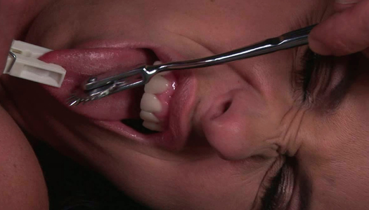 Fuckable ruined MILF Lisa Sparkle gets her pussy pinned with metal chain porn pics