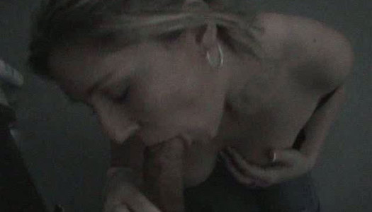 Amateur slutty hitchhiker Summer David provides a dude with a blowjob porn pics