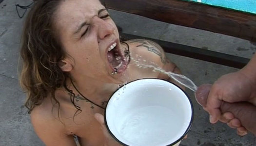 Insatiable brunette rides the sybian machine like crazy porn pics