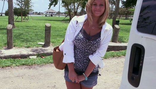 Buxom blonde sexpot knows how to turn her lover on porn pics