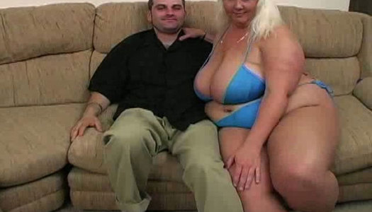 Heavy weight beauty sucks hard dick until he gives her huge tit cumshot porn pics