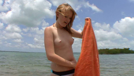 Insatiable blondie gives her lover one hell of a handjob porn pics