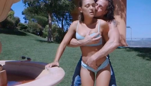 Sporty brunette bombshell gives her lover a nice blowjob porn pics