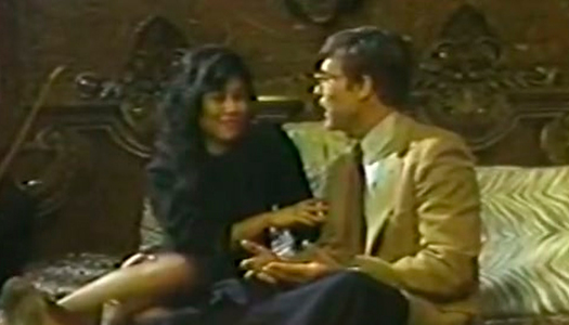 Chinese MILF prostitute Linda Wong gives massage porn pics