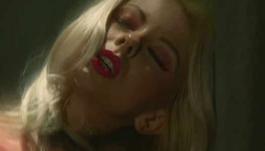 Extremely sexy and filthy blonmdie with nice body moves dirty porn pics