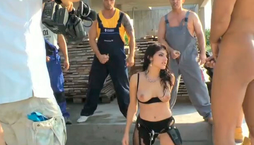 Hot like hell bitchy sex bomb came to please dozen of thirsting guys porn pics