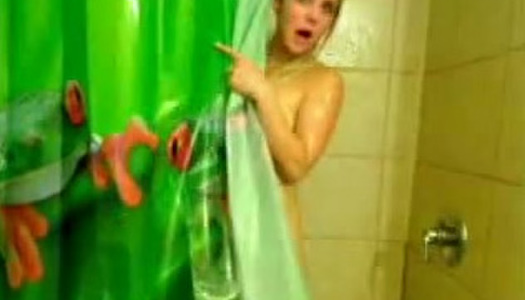 Flexible voracious for orgasm blonde masturbates her pussy in bathroom porn pics