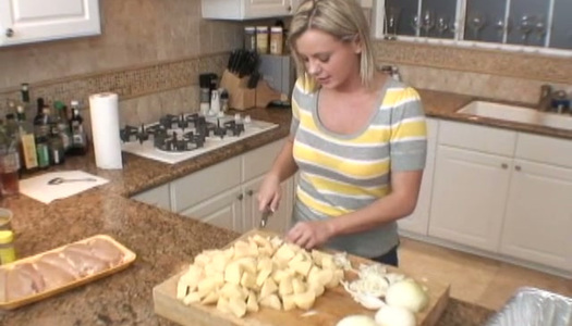 Busty blonde Bree Olson can make cooking look sexy porn pics