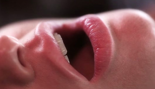 Sexalicious brownhead girl getting her cherry polished porn pics