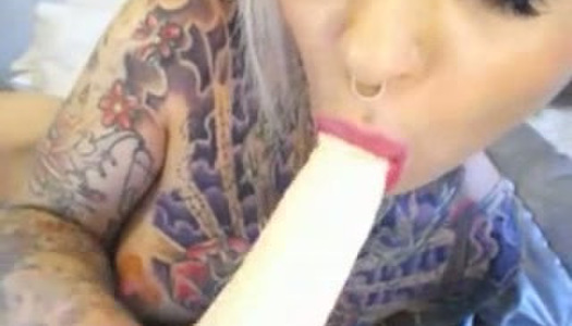 Facially attractive emo camgirl fucks her love holes with her dildo porn pics