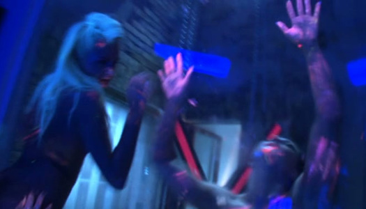  Ivana Sugar und Omar Galanti haben nach der Neonparty Sex porno bilder