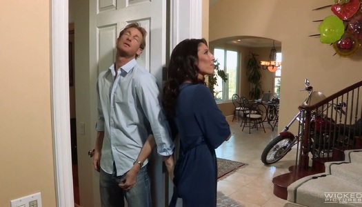  Hurenfrau Dava Foxx betrügt ihren Ehemann porno bilder