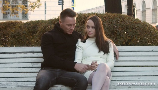  Das Analloch dieses süß aussehenden Babys ist alles, was deine Lust begehrt porno bilder