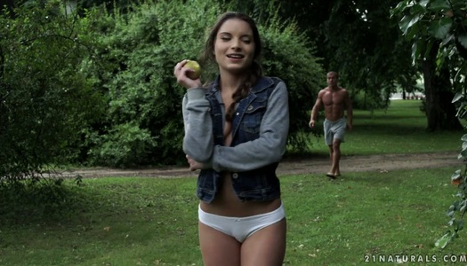 Sweet looking babe Anita Bellini enjoys sucking big dick and takes it in her anus porn pics