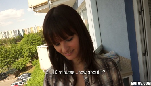 Kinky chick Romaneta Rosse is ready to pose naked for money porn pics