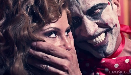  Grausamer Clown fickt hungriges Loch von Brooklyn Lee porno bilder