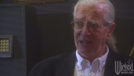 Slutty girlie Jessica Drake seduces her notary showing her smooth ass porn pics