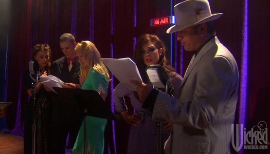 Slutty actress Kirsten Price sucks a cock of her co-worker porn pics