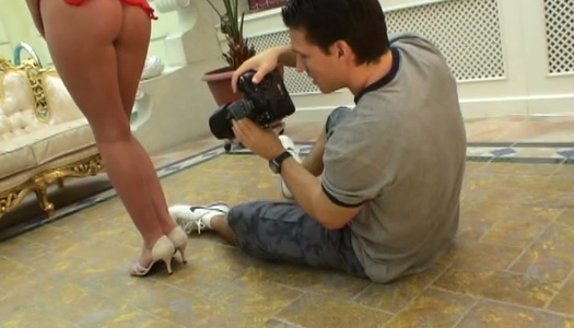 Smokin' hot brunette cunt Sandra Black striptease performance porn pics