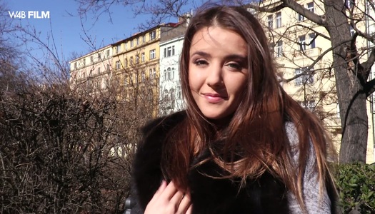 Sweet looking hottie Lady Dee gets her pussy finger fucked porn pics