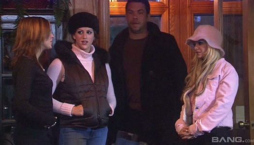  Die libidinöse Blondine Carmen Luvana liebt sich am Kamin porno bilder