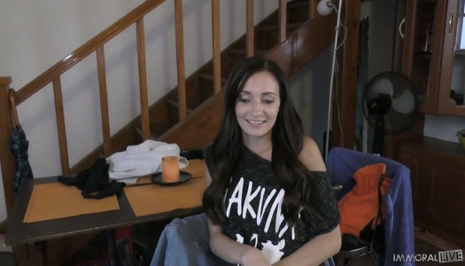  Die flache Brünette Heather Harris bekommt ihren Schlitz in einen heißen POV-Clip gerammt porno bilder