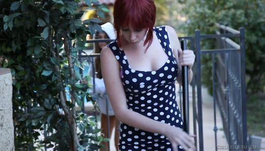  Die verführerische Hottie Zoey Nixon leckt leckere Muschi von sexy GF porno bilder