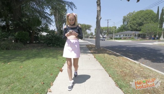 Pigtailed blonde Peyton enjoys fisting and hardcore pounding for the first time porn pics