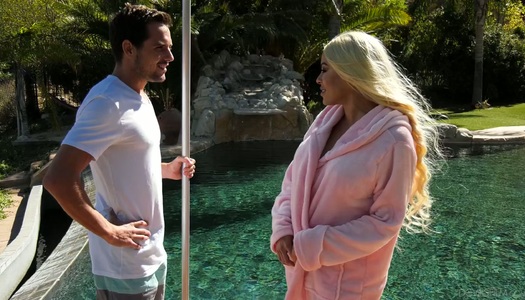  Knockout Die kubanische Blondine Luna Star reitet einen Schwanz und lässt ihren nassen Muff rammen porno bilder