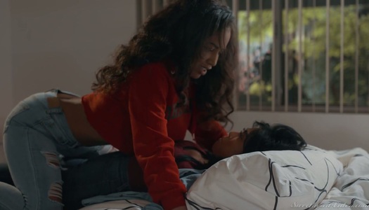  Das sexuell zwanghafte Baby Demi Sutra gibt ihrer neuen Freundin einen tollen Cunnilingus porno bilder