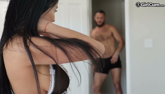  Gebräunter Sexpot in Fischnetzzeug wird vom Gestüt missionarisch und doggy gefickt porno bilder